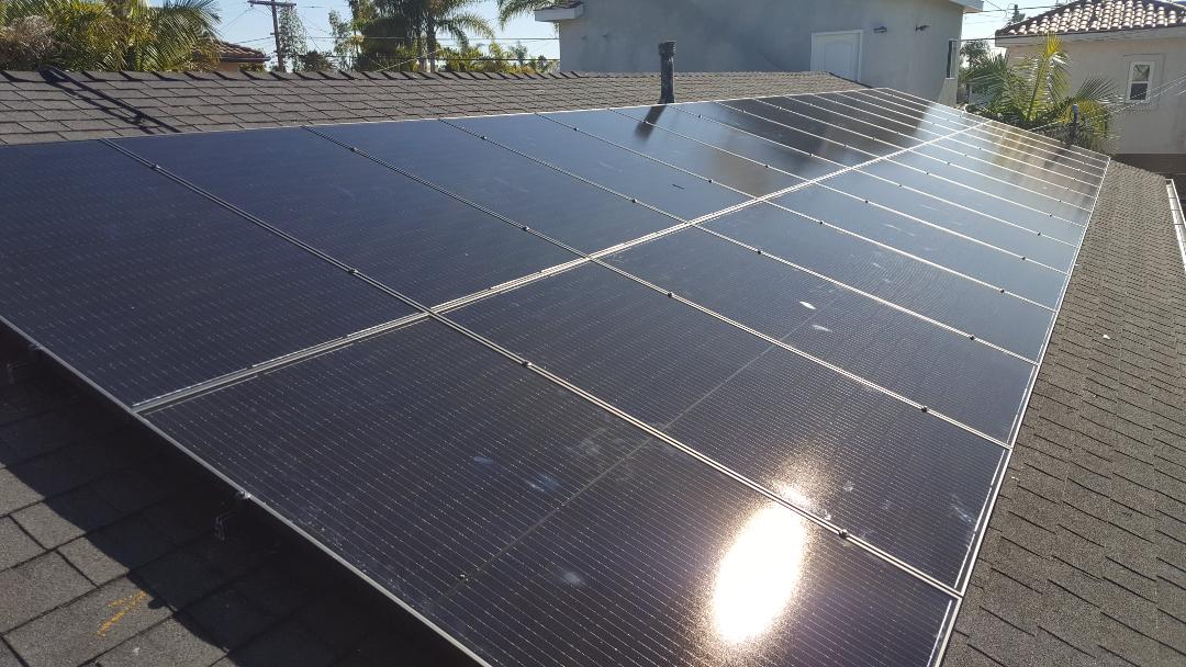 Another San Diego Solar installation in Pacific Beach. 31X 315W QCell panels (9.765kW). SolarEdge 7600 HD Inverter